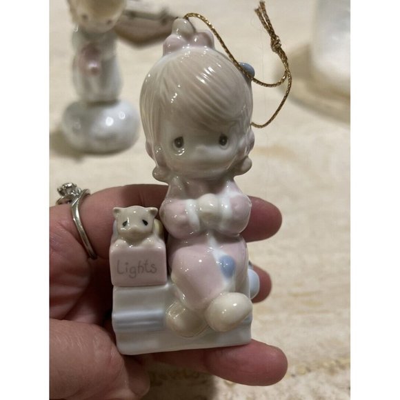 Vintage Enesco Precious Moments Girl on Present Ornament - Picture 3 of 5
